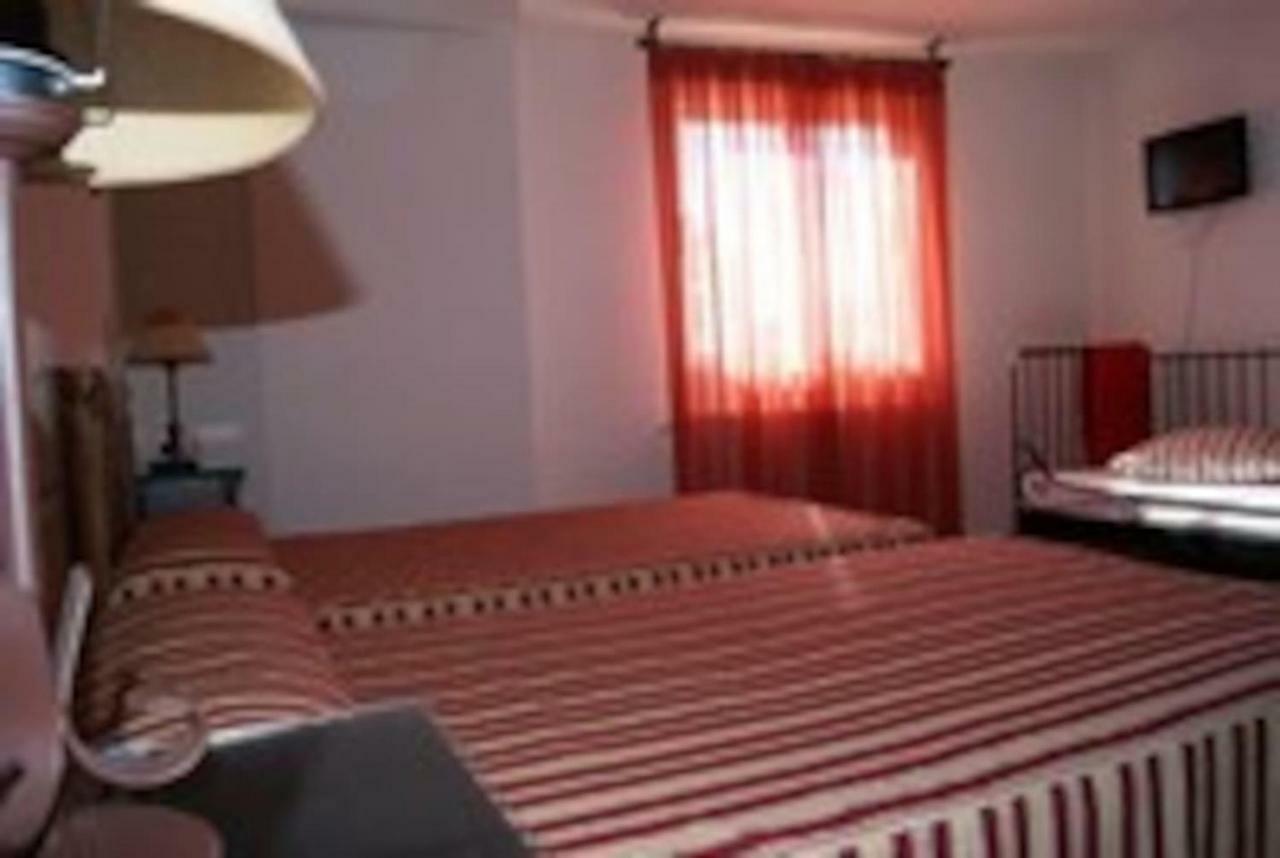 Casa Rural El Sauce. A 2,5 Km De Cuenca Capital Nohales المظهر الخارجي الصورة